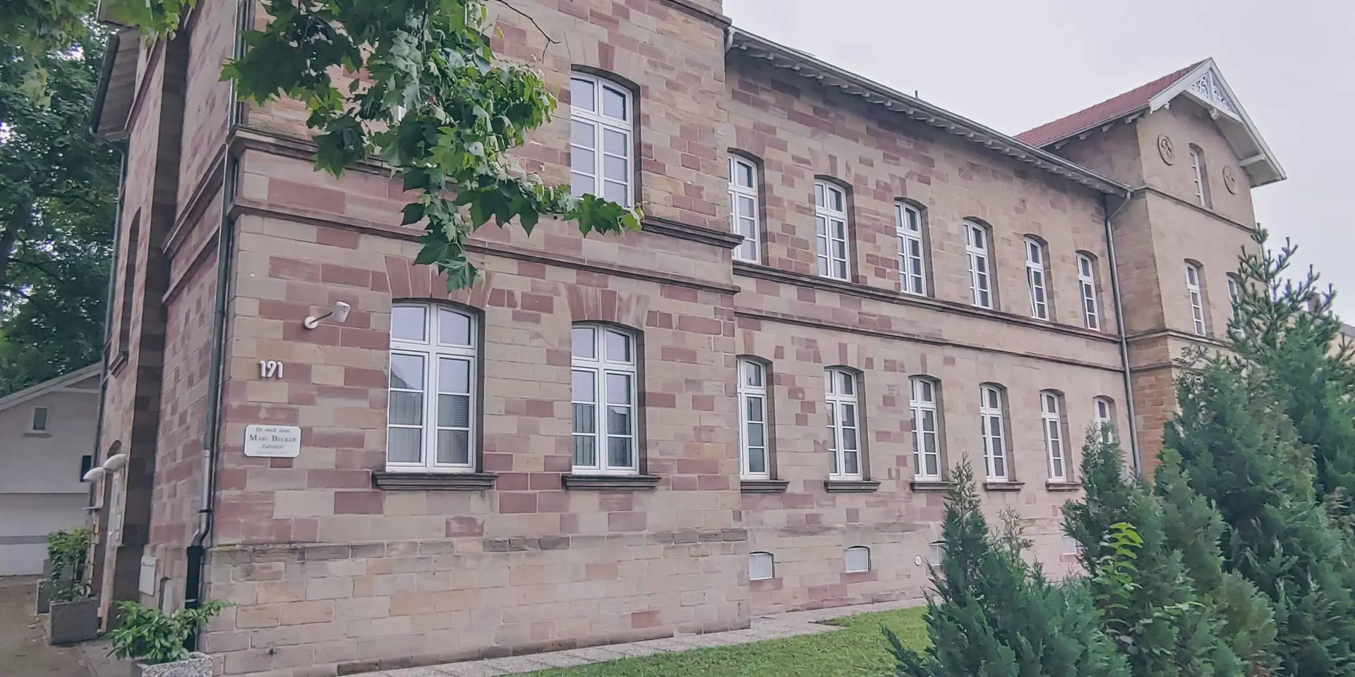 Dr. Marc Becker Zahnarzt – Zahnarztpraxis